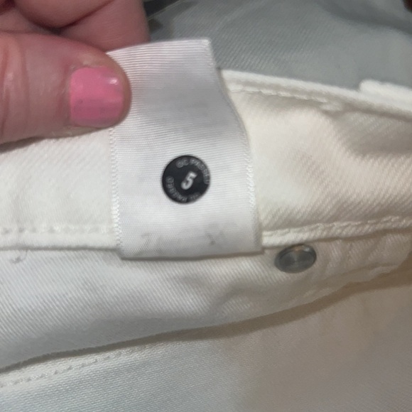 Everlane Shorts NWT The Denim Short in Bone color size 33 Relaxed Comfort - Picture 9 of 9